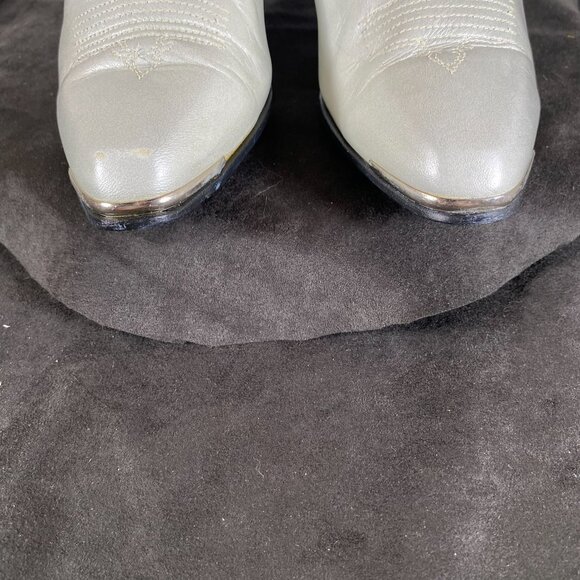 Dingo Women's 6.5 Two Toned,  Pearlescent white and rich cream color, silver toe - Picture 6 of 9